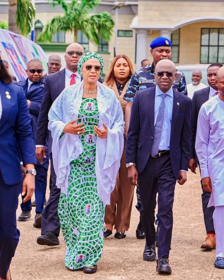 FIRST LADY VISITS BENUE STIRS HOPE WITH DONATON OF ₦1 BILLION TO DISPLACED PEOPLE